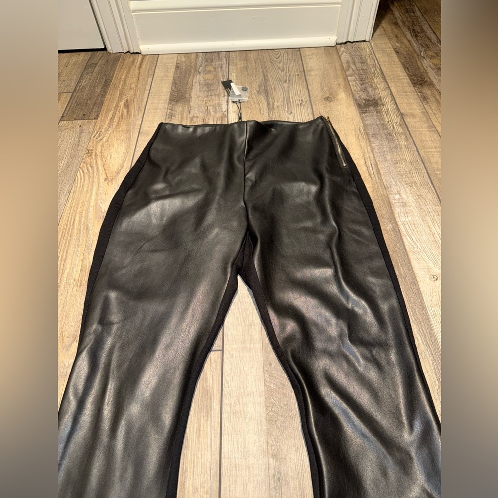 Black Faux Leather Leggings Tahari Size 2 NWT - Picture 2 of 8
